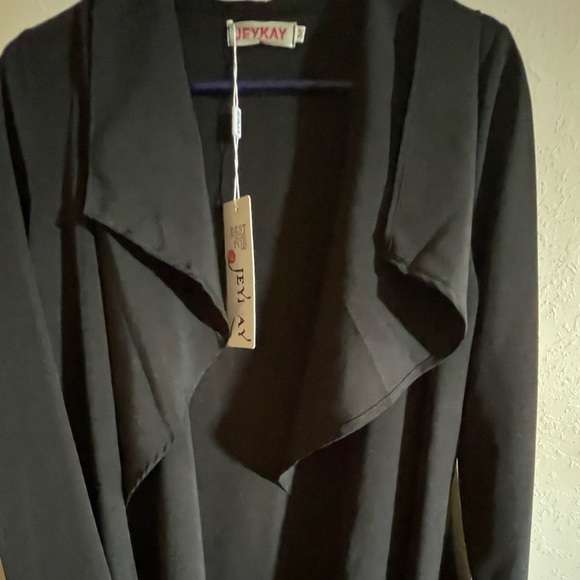 Long Ruffled Collar Overcoat Size M - Picture 2 of 7